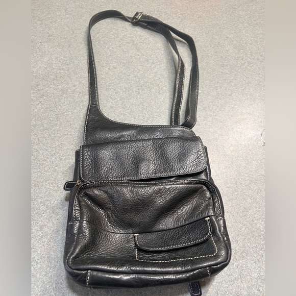 Fossil Handbags - Vintage fossil, pebble leather, black sling bag/saddle bag, Crossbody